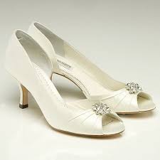 The Coziness Of Low Heeled Wedding Shoes Wedding Shoes Heels Low Heels Wedding Wedding Shoes