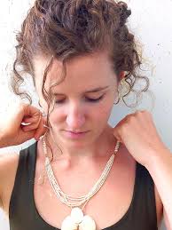 Die berühmte Künstlerin Ute Patel-Missfeldt und ihre Tochter Isabel Patel,  Veranstalterin der Hutverkaufs-Schau „Mut zum Hut“, laden Sie am 13.-15.  September 2024 ins Residenzschloss in Neuburg/Do. ein. Samt zahlreicher  Ausstellerinnen und Aussteller