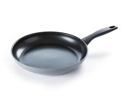 Sie ist hitzebeständig und eignet sich besonders für ein scharfes anbraten bei hohen temperaturen. Silit Frying Pan Uncoated O 20 Cm Black Professional Made In Germany Pouring Rim Plastic Handle With Flame Protection Silargan Functional Ceramic Suitable For Induction Hobs Dishwasher Safe Buy Online In Aruba At