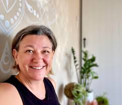 Earth Yoga by Dayel‎‏ کی پروفائل‎