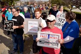 Dallas Satanist Forney Youth Minister Chat At Dueling Planned Parenthood Protests