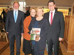 Die wissenschaftler der leopoldina empfehlen genau. Freudenstadt Die Ehrliche Frau Eisenmann Freudenstadt Umgebung Schwarzwalder Bote