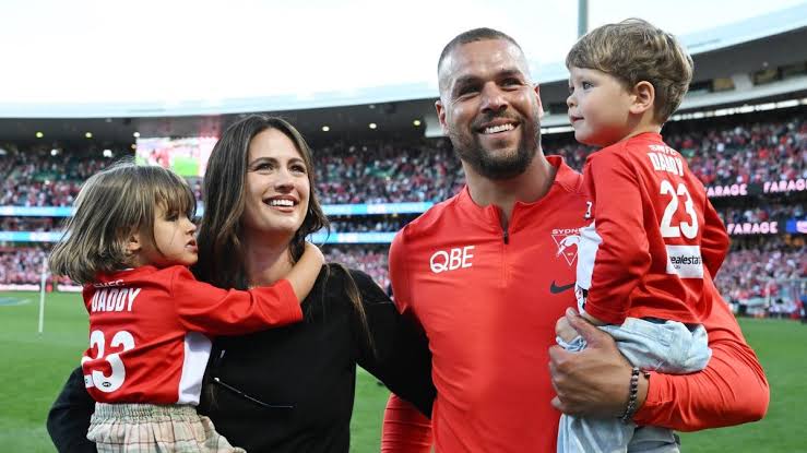 Buddy Franklin and wife Jesinta eye another move just months into AFL  retirement | 7NEWS