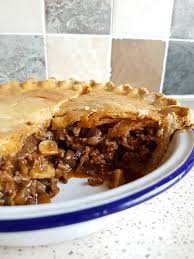 Recipe Homemade Minced Beef And Mushroom Pie Eat Explore Etc Recipe Beef And Mushroom Pie Beef Recipes Easy Beef Pie Recipe