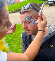 Amazing day at kentisburygrange!! We gotta love Adult's face art!! 💙🤩⭐️  #northdevonmagictimes #weddingideas #northdevonfestival #northdevonparties  #barnstaple #magictimesnorthdevon #facepaintnorthdevon