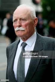 1,831 Leslie Store They Photos & High Res Pictures