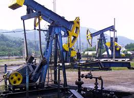 Locul şase este ocupat de kuwait, cu urmează emiratele arabe unite, cu 98 de miliarde de barili, o ţară mică, dar cu vaste zăcăminte. Romania Are Rezerve Imense De Petrol Gaze Aur Si Cupru Ziarul National