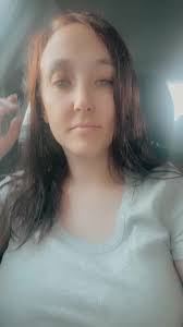 Lisa Hetzler's Instagram, Twitter & Facebook