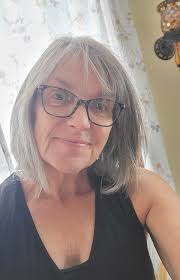 What app or website can I use to try hair cuts?