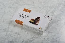 The giant terrorized the people by demanding tolls to anyone passing his lair near. Andes Antwerpse Handjes Pralines 24 Stuks Andes Chocolate Nation