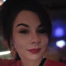 Holly Dee's Instagram, Twitter & Facebook