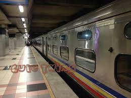 Atau kalian juga bisa menaiki kereta bandara, yaitu klia transit dan turun di stasiun bts. Kembar Imut Jalan Jalan Kereta 24 Senandung Sutera Pengalaman Tidur Di Kereta Malam Jurusan Johor Bahru Kuala Lumpur