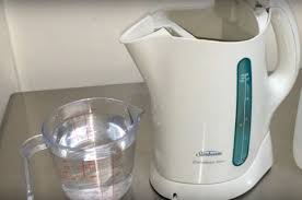 Bu videoda kettle içerisindeki kireci karbonat, limon ve sirkeyle nasıl temizleyeceğinizi anlattık. Kettle Nasil Temizlenir Daha Kolayi Yok Yemek Com