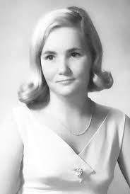 Elizabeth Steadman's Instagram, Twitter & Facebook