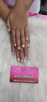 El gelish es un producto para uñas, que se aplica como tal . Kikis Nails Gelish Unicornio Nina Facebook