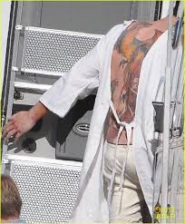 Remember back in july when those photos of ben affleck with a lower back tattoo hit the internet? Jennifer Garner Reveals Thoughts On Ben Affleck S Back Tattoo Photo 3589805 Ben Affleck Jennifer Garner Pictures Just Jared