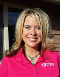 Michelle Hennings's Instagram, Twitter & Facebook