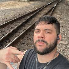 Holiday Laps under the Lights with @marcuskleveland