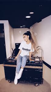 Born in boca raton, florida, grande began her career at age 15 in the 2008 broadway musical 13. Ariana Grande Iphone 2019 Wallpapers Wallpaper Cave