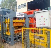 Qt 5-15 Automatic Cement Concrete Bricks Making Machine / Bricks Maker in  Middle East for Sale