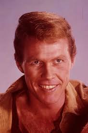 Reparto de Gloriosos camaradas (película 1965). Dirigida por Arnold Laven