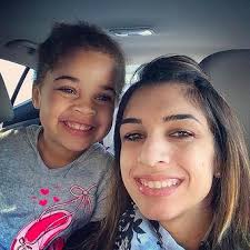 Sarah Bluford (@thedesignermama)