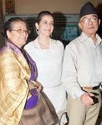 Manisha koirala family with parents, husband, brother, grandparents & affair hello friends, welcome to bollywood gallery. Manisha Koirala Age Height Boyfriend Family Biography More Celebsradar Com