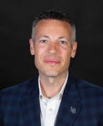 Lisa Shirah's Instagram, Twitter & Facebook