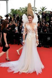 Der rote teppich der 89. Von Wow Bis Autsch Das Sind Die Outfits Vom Roten Teppich In Cannes 2015