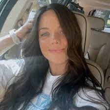 Candace Meadows's Instagram, Twitter & Facebook