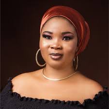 Who says you can't have a hot girl summer and grow your business at the  same time?