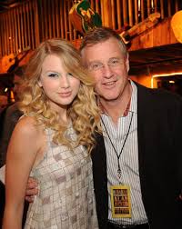 Taylor swift is an american singer. Taylor Swift S Parents Andrea Scott Raising A Star