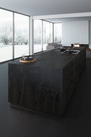 Black Is Beautiful Radium Von Dekton Hat Das Aussehen Einer Rostigen Saureverwitterten Stahlplatte Und Bietet Kuchendesign Modern Deko Tisch Kuche Schwarz