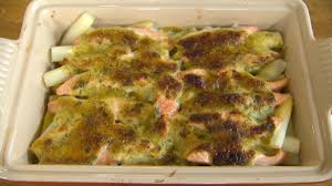 Buletten mit blumenkohl kartoffeln und sauce hollandaise. Spargel Lachs Gratin Mit Sauce Bearnaise Rezepte Rezepte Verbraucher Wdr