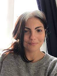 A Mallen Streak White Streak Brown Hair White Streak In Hair Mallen Streak Two Toned Hair