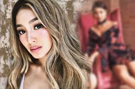 Lustrous (nadine lustre x bys) limited edition collection. Must See Nadine Lustre Stuns In Floral Dress At The Mega Exclusive Dinner Viva Entertainment