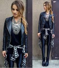 Comment Porter Un Legging Simili Cuir 20 Facons De Mettre Votre Faux Cuir Passionduleggings Tenues Leggings Mode Des Leggings Vetements Sportifs