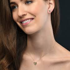 9 kt geelgouden hart smaragd hanger ketting met 0,07 kt diamant voor  vrouwen, 9 kt massief gouden hart diamanten hanger met ronde smaragd 3,3 mm 