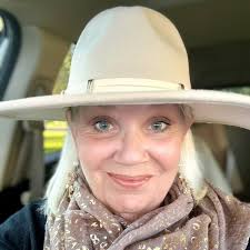 Alright, let's see your favorite protest signs from today! Please only  reply with photos you have the rights to and allow me to use