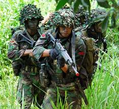 Hasil gambar untuk kopassus tembak pasukan sas