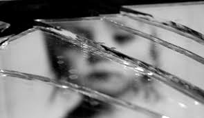 Aşadar, putem releva în acest moment două mari dimensiuni de vulnerabilitate ale imaginii româniei în ceea ce priveşte reprezentarea lor în mass media internaţională: Cum A Ajuns Romania SÄƒ AibÄƒ O Imagine ProastÄƒ Historice