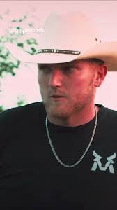 Deron Mcbee's Instagram, Twitter & Facebook