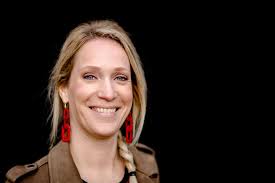 Johan derksen liet gisteren in veronica inside weten dat zijn collega hélène hendriks in het ziekenhuis ligt. Johan Derksen Helene Hendriks Ligt In Het Ziekenhuis Show Ad Nl