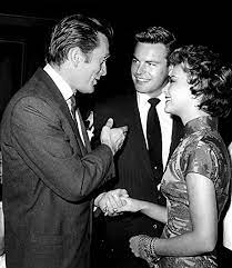Check spelling or type a new query. Celebrity Photos Natalie Wood Robert Wagner And Kirk Douglas Talking Photo Print 20 32 X 25 40 Cm Amazon De Kuche Haushalt Wohnen