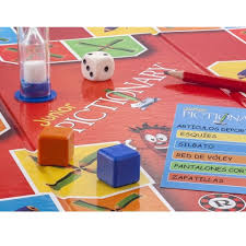 Después de colocar tus cartas en la mesa, podrás completar las combinaciones ya realizadas con cartas de tu mano. Pictionary Junior Juego De Mesa