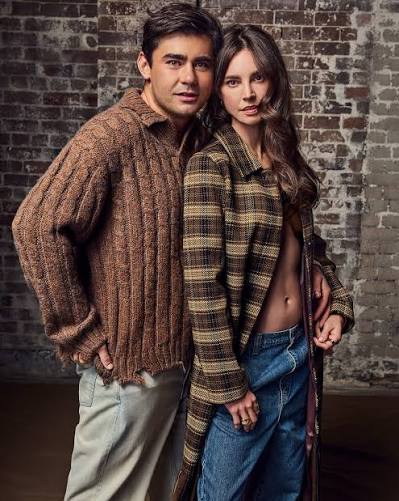 In a Stellar exclusive, #MasterChefAustralia stars Sarah Todd and Declan Cleary are revealing for the first time that they are now in a relationship. The couple discuss their "very romantic" first date,
