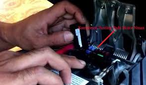 Kemudian, ada seorang pemandu teksi mendekati kereta wira dan meminta wang daripada azilah kerana kata pemandu teksi itu, perempuan cina tersebut masih belum membayar tambang teksi. Inilah 5 Penyebab Yamaha Nmax Mati Mendadak Nuroehi