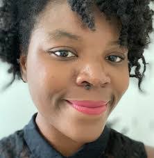 Simone Williams's Instagram, Twitter & Facebook