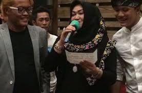Kabar ini dibenarkan pengacara sule, dose hudaya. Dibongkar Usia Kehamilan Mantan Istri Sule Sudah 8 Bulan Matamata Com