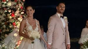 Los preparativos fueron en tiempo récord pues fue apenas en agosto que anunciaron su compromiso.la boda contará con 150 invitados, entre familia y amigos más cercanos y se llevará a cabo en la playa. La Boda De Carmen Villalobos Y Sebastian Caicedo En Fotos